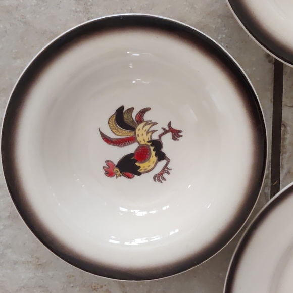 Lot of 5 Metlox California Poppytrail Red Rooster Salad Plates and Dessert Bowls - Picture 8 of 15